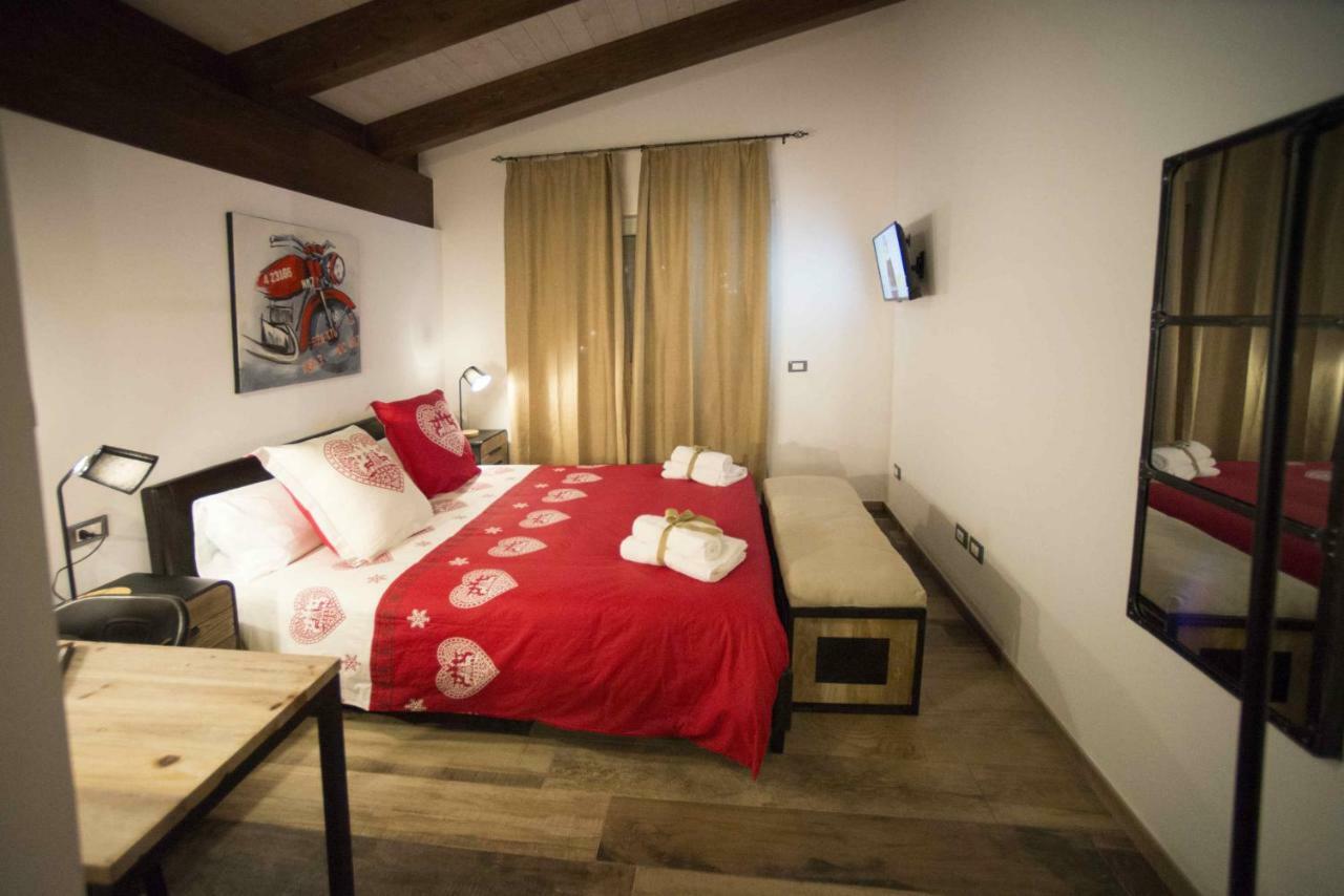 Cristiano Hotell Cosenza Exteriör bild